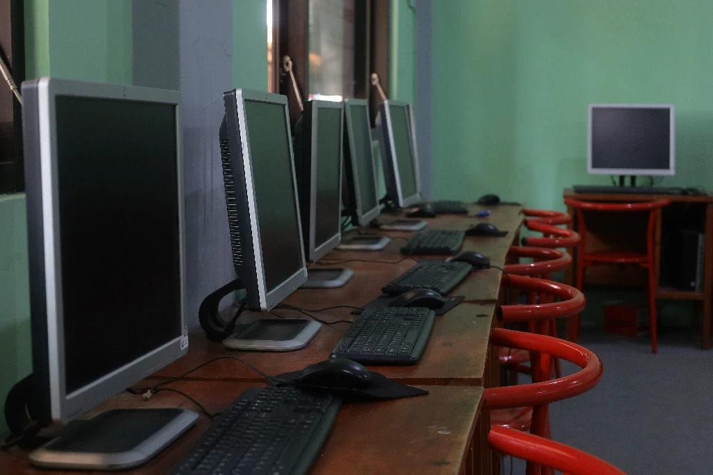 Lab Komputer & CBT Moodle